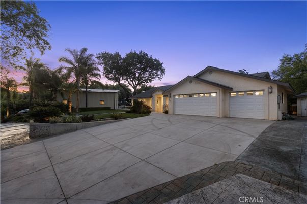 Detached Garage, Exterior