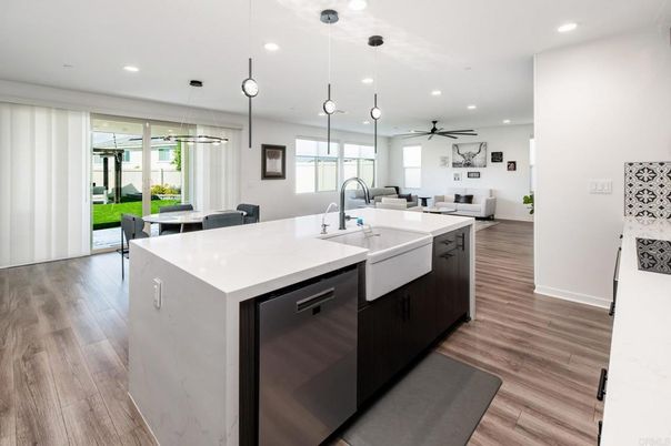 Dining room, Interior, Kitchen, Pendant Lights, Recessed Lighting, Wood Texture Flooring
