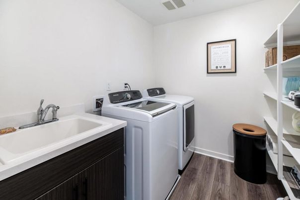 Interior, Washer, Wood Texture Flooring