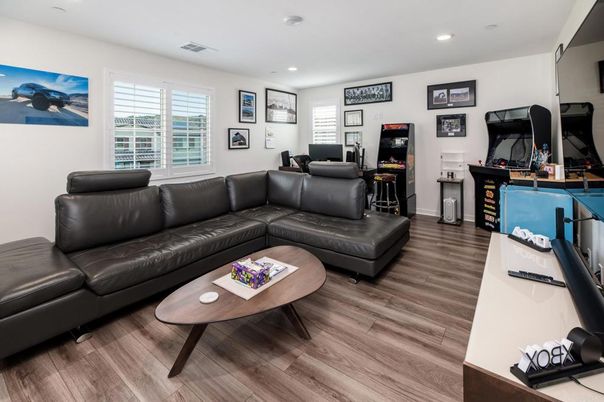 Interior, Living room, Recessed Lighting, Wood Texture Flooring