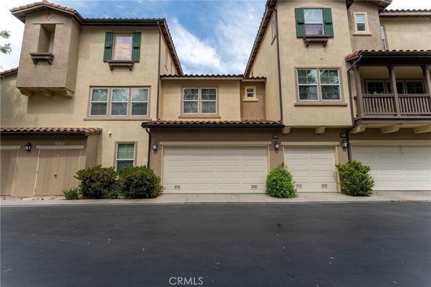 Attached, Exterior, Facade, Mediterranean