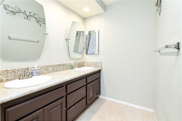 Bathroom, Dual Sink Vanities, Interior, Recessed Lighting