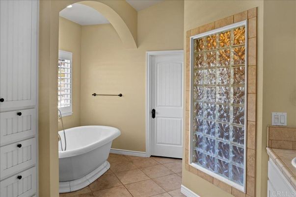 Bathroom, Free Standing Baths, Interior