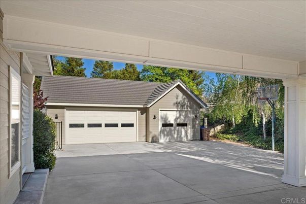 Detached Garage, Exterior