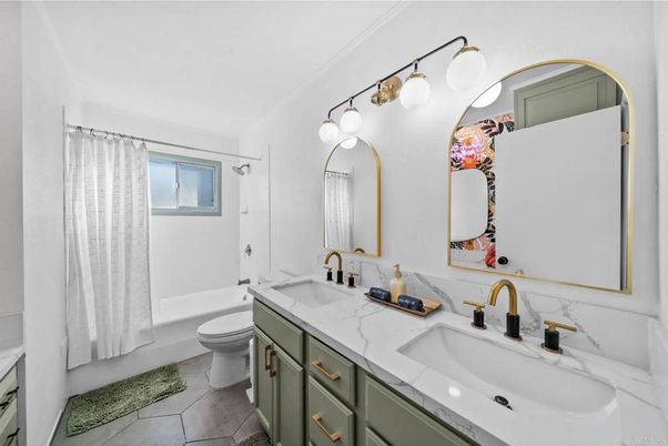 Bathroom, Dual Sink Vanities, Interior