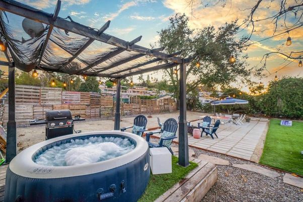 Exterior, Hot Tub