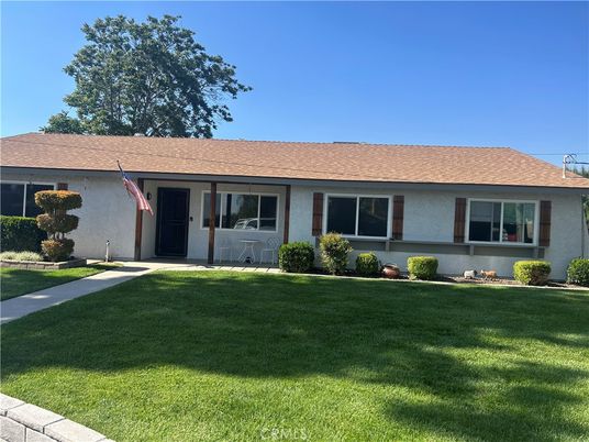 Backyard, Exterior, Facade, Ranch