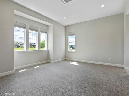 Empty room, Interior, Recessed Lighting