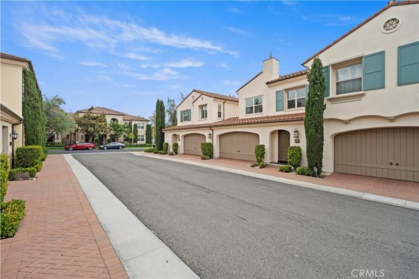 Attached, Exterior, Facade, Mediterranean