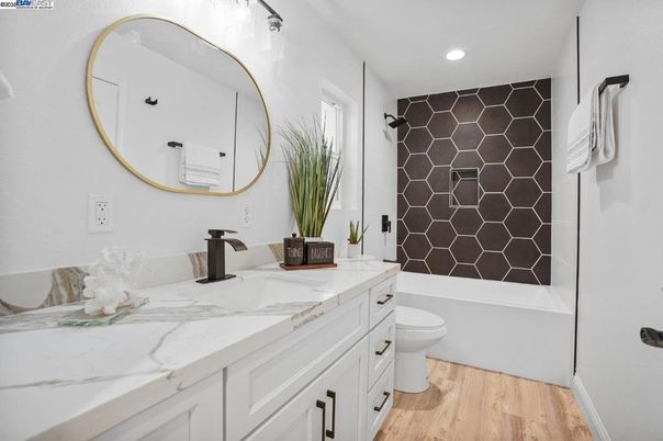 Bathroom, Interior, Recessed Lighting, Wood Texture Flooring