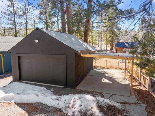Detached Garage, Exterior