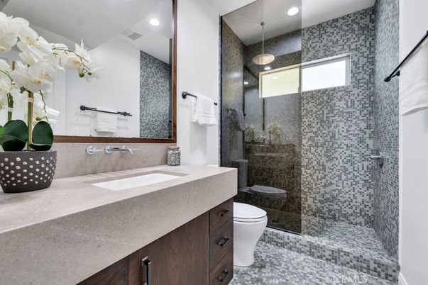 Bathroom, Glass Shower, Interior, Pendant Lights, Recessed Lighting
