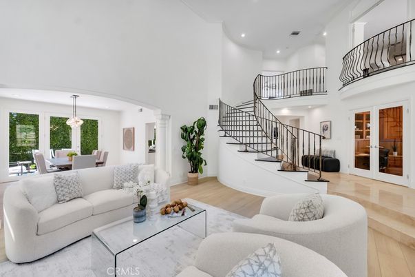 Dining room, Interior, Living room, Pendant Lights, Recessed Lighting, Wood Texture Flooring