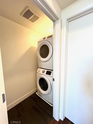 Interior, Utility Closets, Washer, Wood Texture Flooring