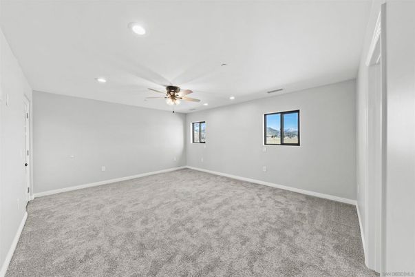 Empty room, Interior, Recessed Lighting