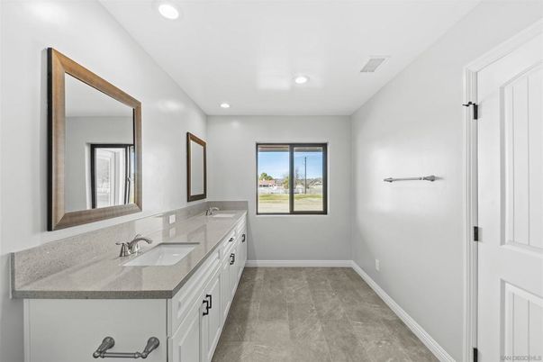 Bathroom, Dual Sink Vanities, Interior, Recessed Lighting
