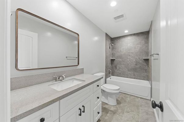 Bathroom, Interior, Recessed Lighting