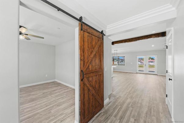 Empty room, Interior, Recessed Lighting, Wood Texture Flooring