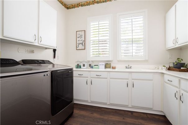 Interior, Kitchen, Washer, Wood Texture Flooring