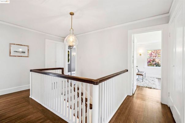 Interior, Pendant Lights, Wood Texture Flooring