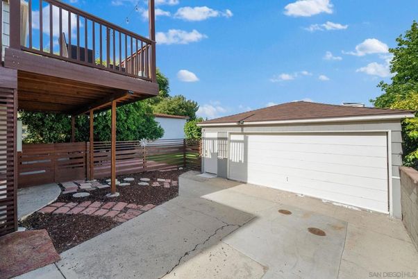 Detached Garage, Exterior