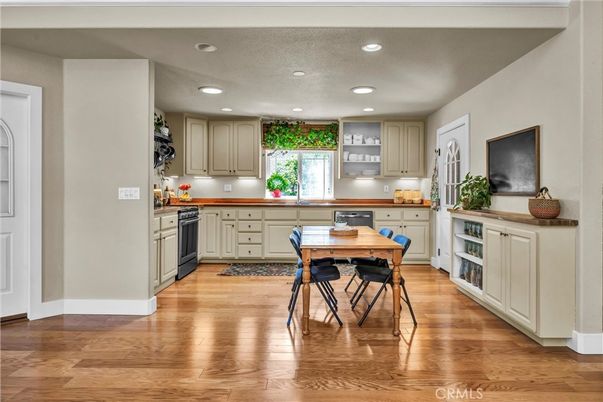 Dining room, Interior, Kitchen, Recessed Lighting, Wood Texture Flooring