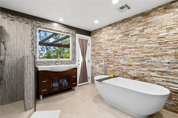 Bathroom, Free Standing Baths, Interior, Recessed Lighting