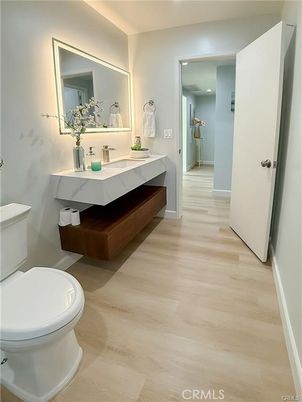 Bathroom, Interior, Recessed Lighting, Wood Texture Flooring