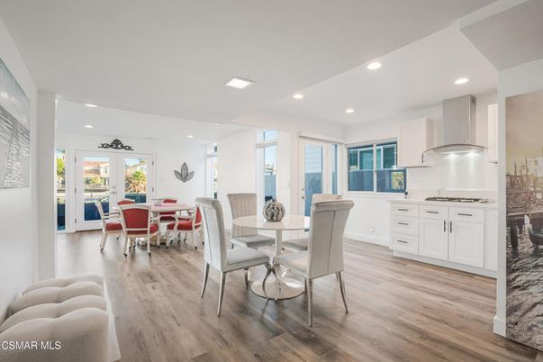 Dining room, Interior, Kitchen, Recessed Lighting, Wood Texture Flooring
