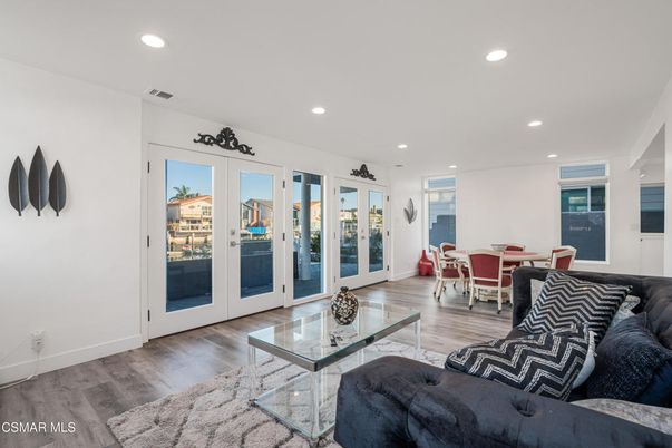 Dining room, Interior, Living room, Recessed Lighting, Wood Texture Flooring