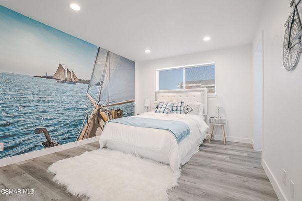 Bedroom, Interior, Recessed Lighting, Water, Wood Texture Flooring