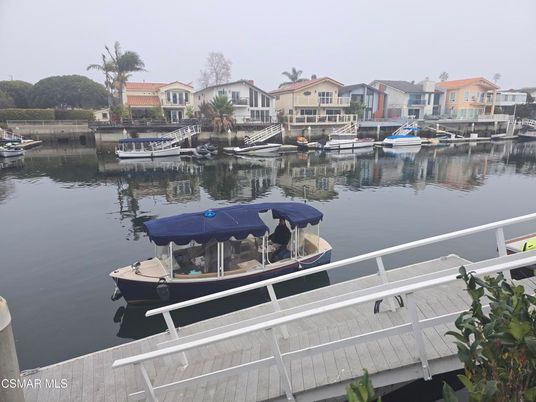 Exterior, Lake