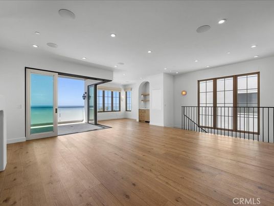 Empty room, Interior, Recessed Lighting, Water, Wood Texture Flooring
