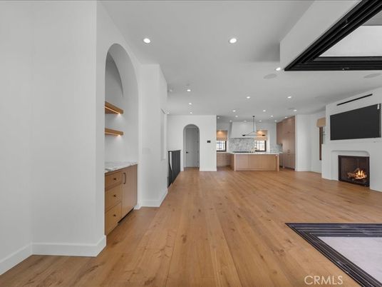 Fireplace, Interior, Kitchen, Pendant Lights, Recessed Lighting, Wood Texture Flooring