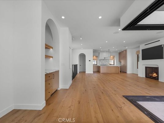 Fireplace, Interior, Kitchen, Pendant Lights, Recessed Lighting, Wood Texture Flooring