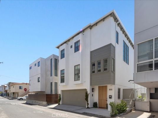Attached, Exterior, Facade, Rowhouse