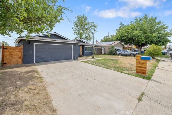 Attached, Exterior, Facade, Solar Panels, Ranch