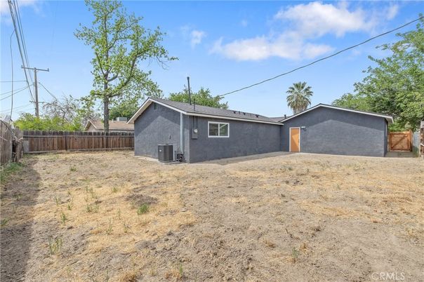 Backyard, Detached Garage, Exterior