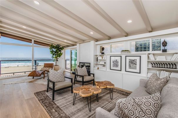 Interior, Living room, Recessed Lighting, Water, Wood Texture Flooring