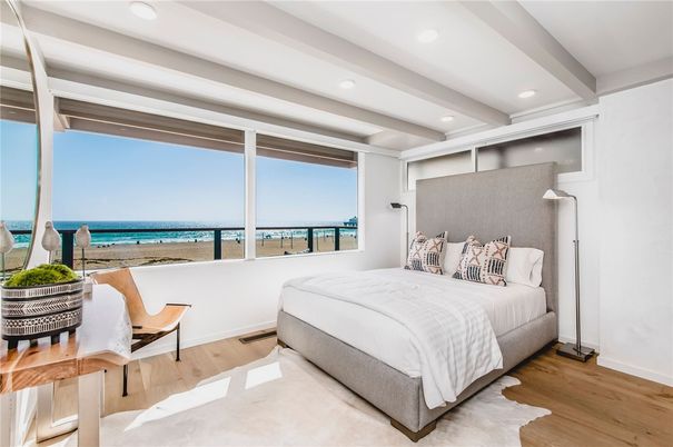 Bedroom, Interior, Recessed Lighting, Water, Wood Texture Flooring