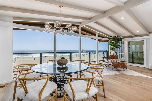 Dining room, Interior, Pendant Lights, Recessed Lighting, Water, Wood Texture Flooring