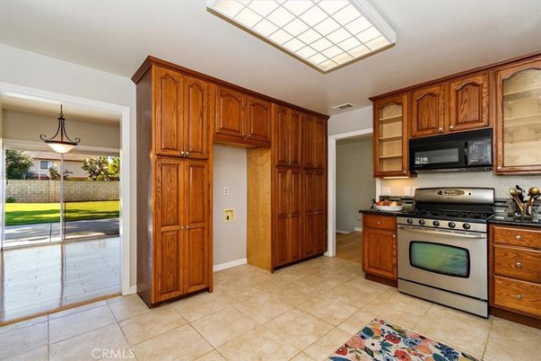 Interior, Kitchen, Pendant Lights, Stainless Steel Appliances