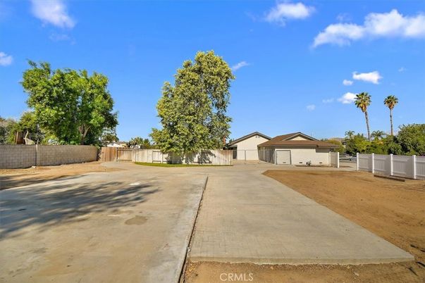 Backyard, Detached Garage, Exterior