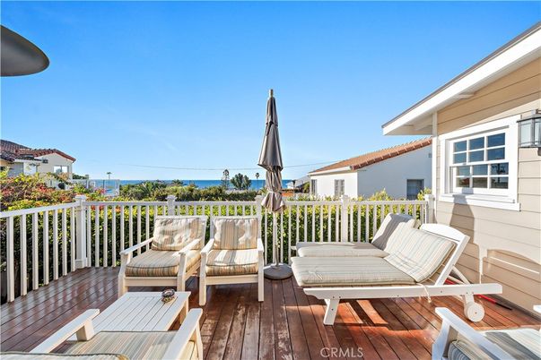 Exterior, Wood Texture Flooring