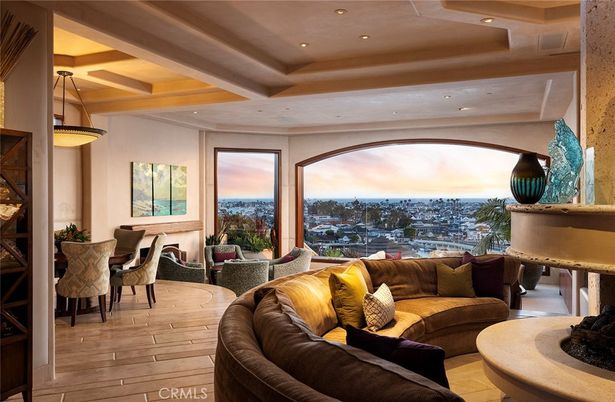 Dining room, Interior, Living room, Pendant Lights, Recessed Lighting, Wood Texture Flooring