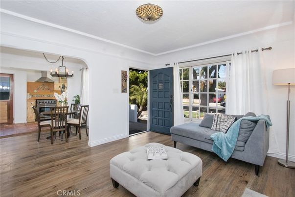Chandelier, Dining room, Interior, Kitchen, Living room, Pendant Lights, Wood Texture Flooring
