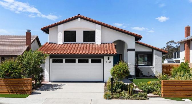 Attached, Exterior, Facade, Spanish Mediterranean