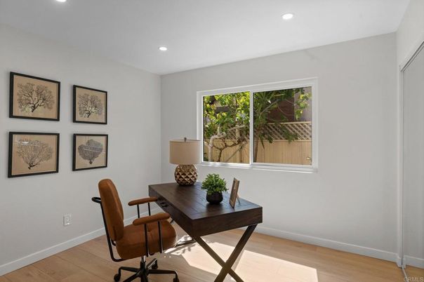Home Office, Interior, Recessed Lighting, Wood Texture Flooring