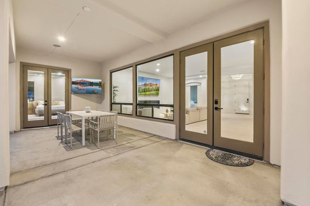 Dining room, Interior, Recessed Lighting
