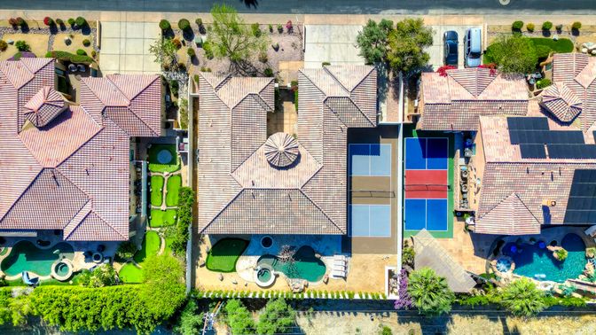 Exterior, Drone